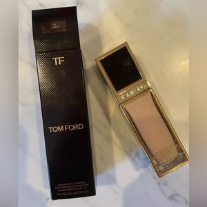 Tom ford shade and illuminate soft radiance foundation
